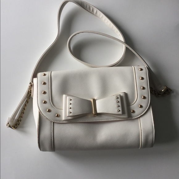 Material Girl Handbags - VGUC crossbody WHITE BOW PURSE material girl